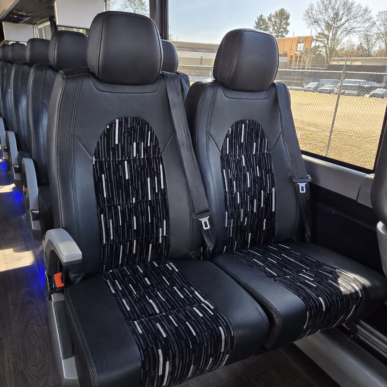 charter buses to zoo miami for doral school groups